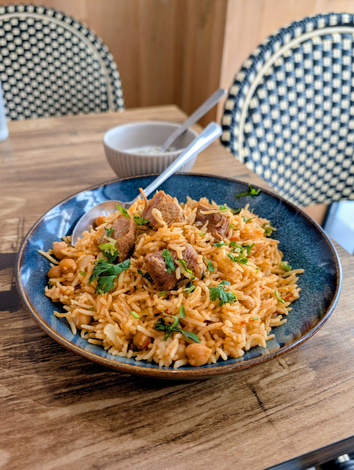 Chana Teeka, agneau et pois chiches sur riz parfumé, cuisine afghane à Avignon